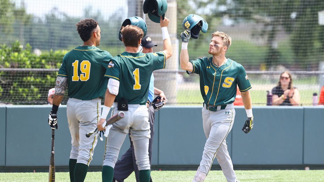 SLU splits doubleheader, earns Southland Tournament host site